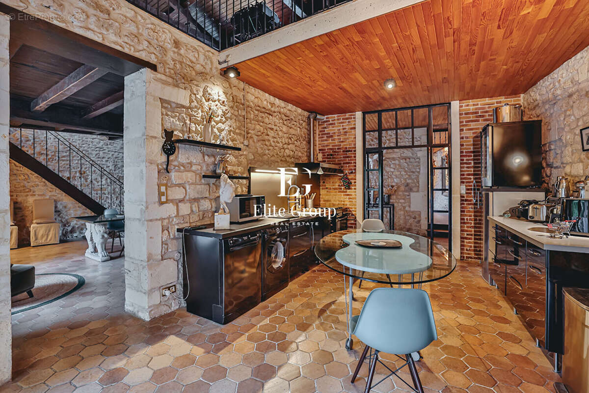 Maison à CHATEAUNEUF-SUR-CHARENTE