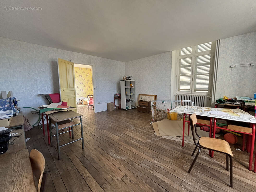 Maison à COULMIER-LE-SEC