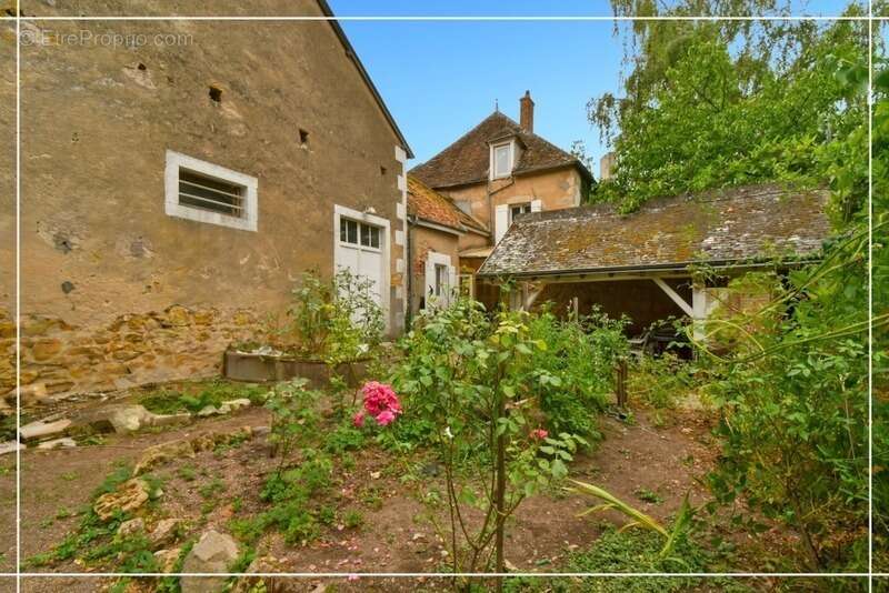 Maison à CHATEAUMEILLANT