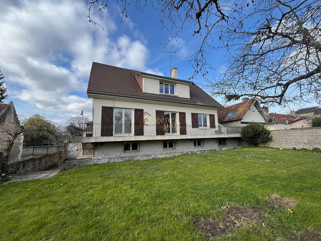 Maison à MEZIDON-CANON