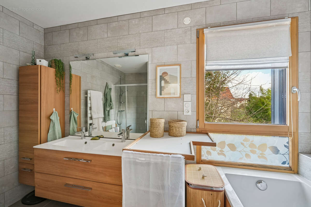 Maison à SAVIGNY-SUR-ORGE