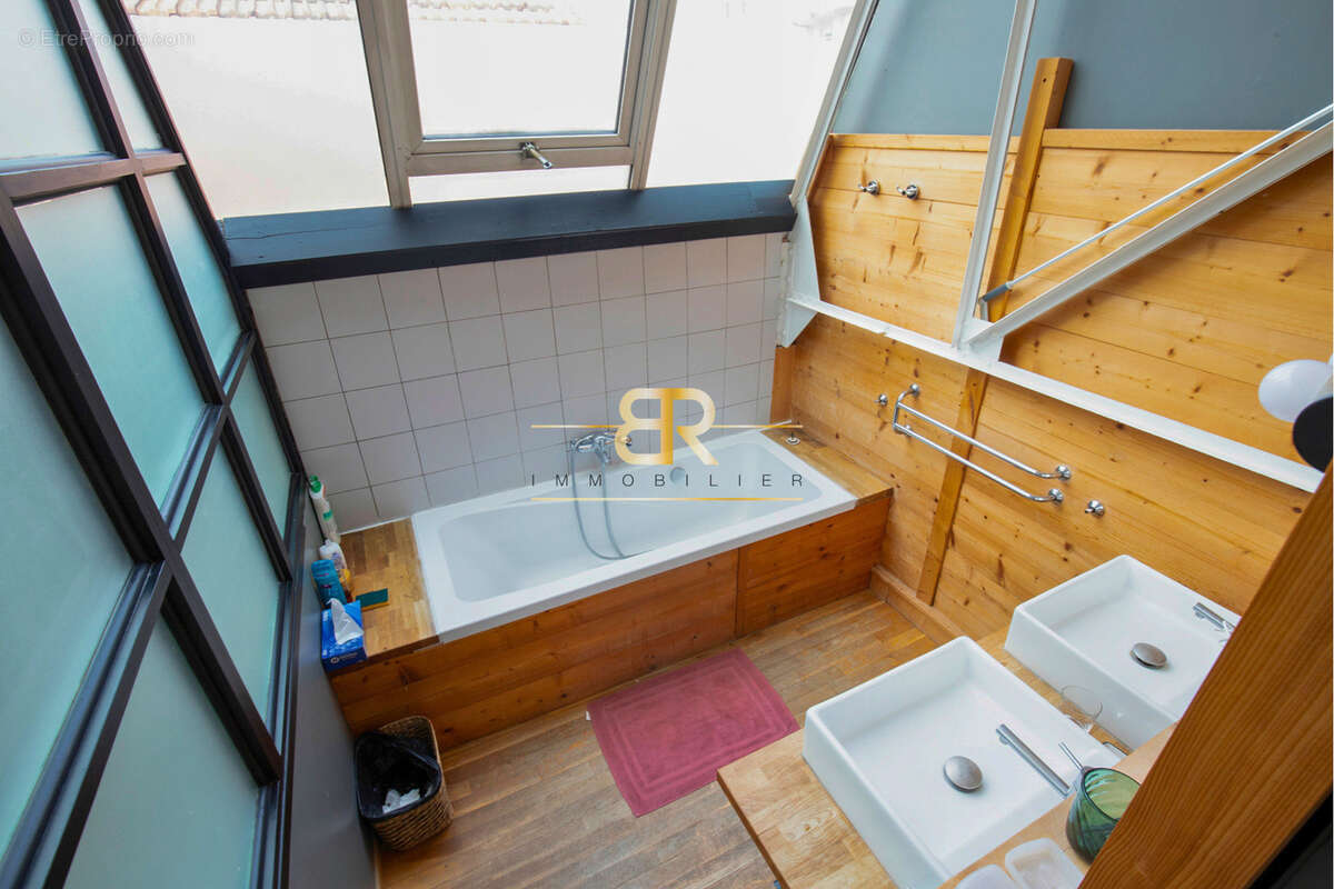 Appartement à PARIS-11E
