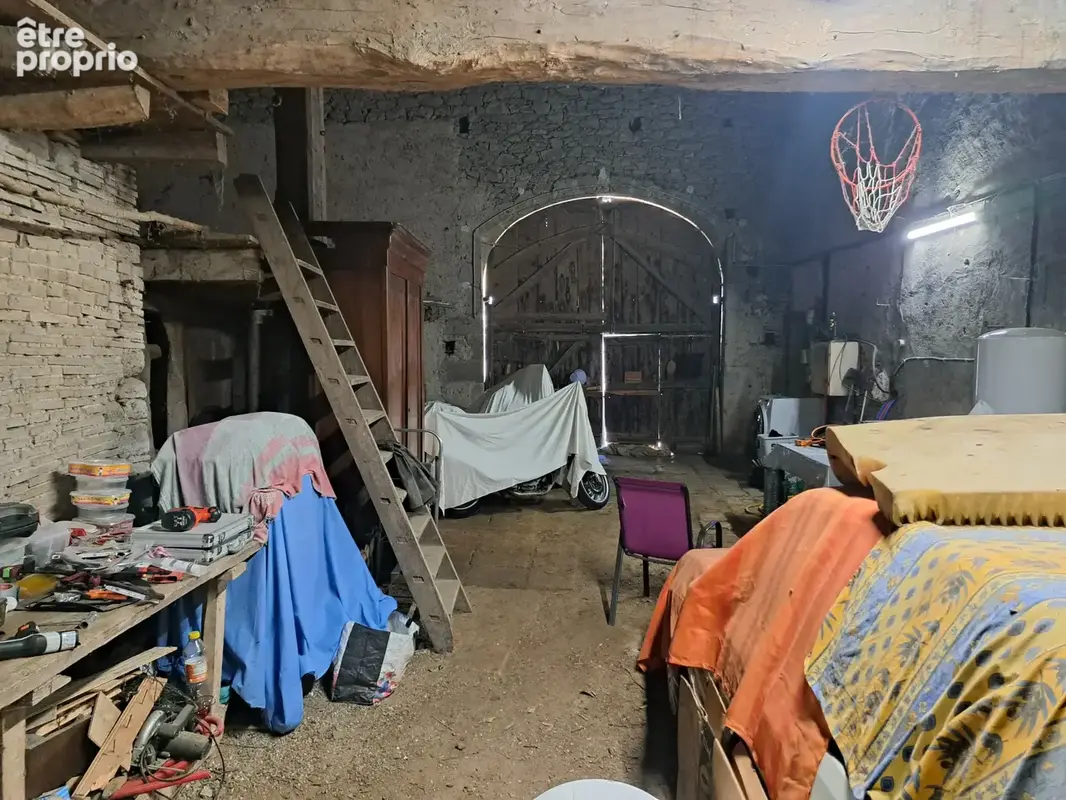 Maison en pierre avec dépendances et vaste terrain - photo 12