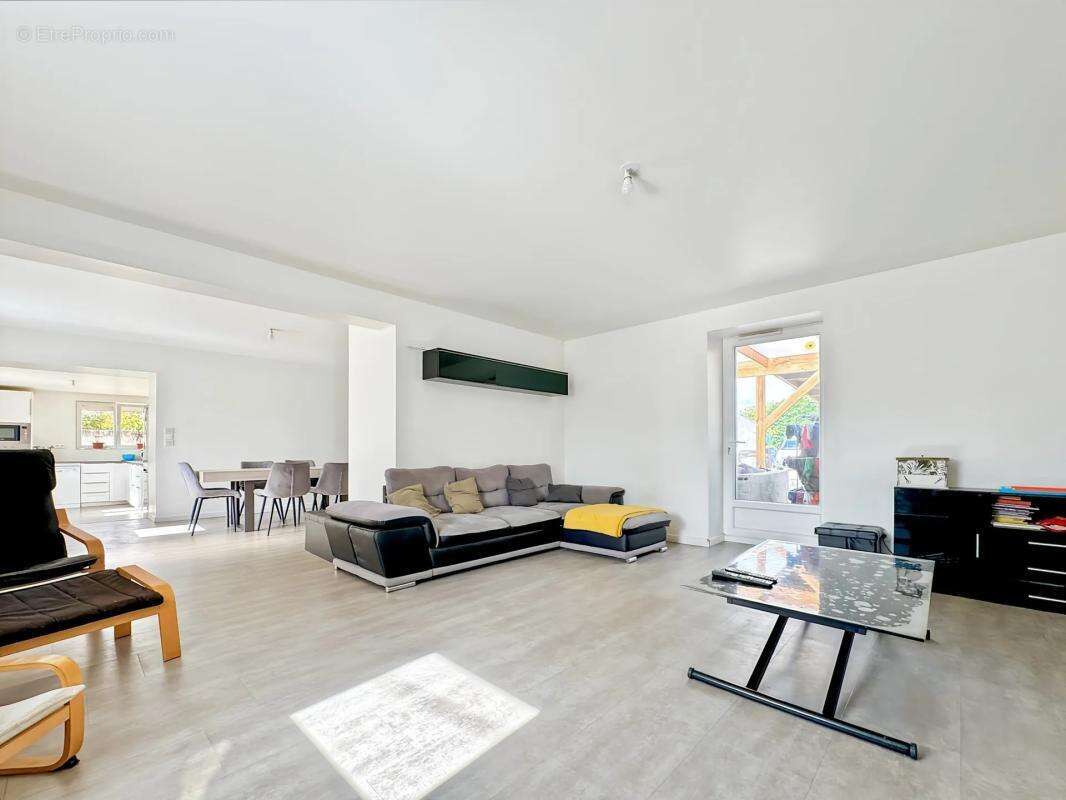 Maison à COMMEQUIERS