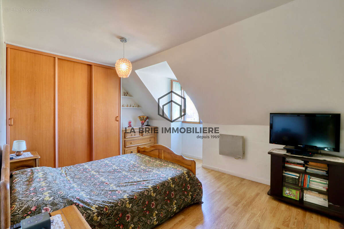 Maison à BRIE-COMTE-ROBERT