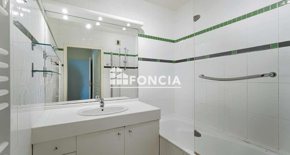 Appartement à ISSY-LES-MOULINEAUX