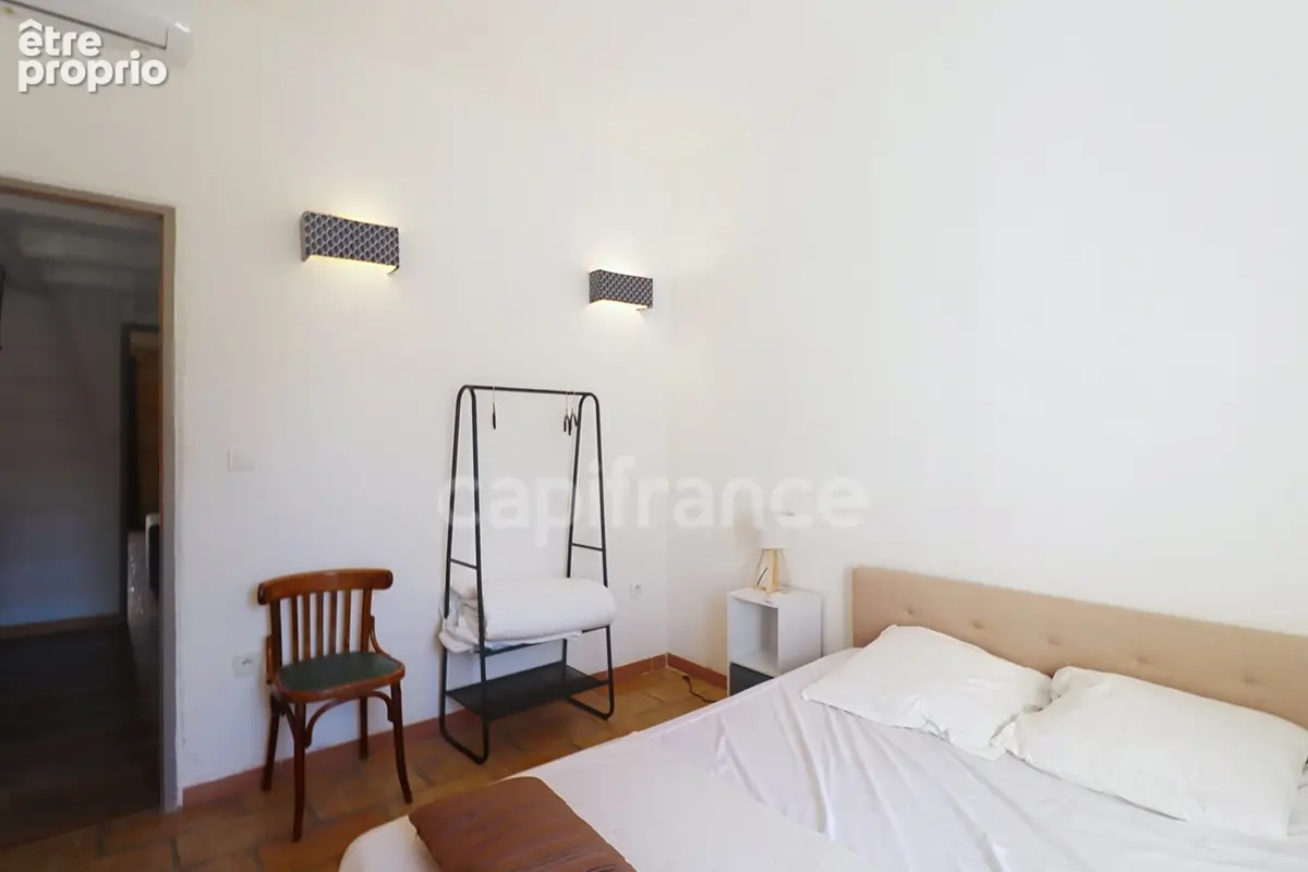 GARD (30) AIGUES−MORTES (30220) intra-muros A vendre appartement T4 ~97 m2, 4 chambres et terrasse de 8.5 m2 - photo 14