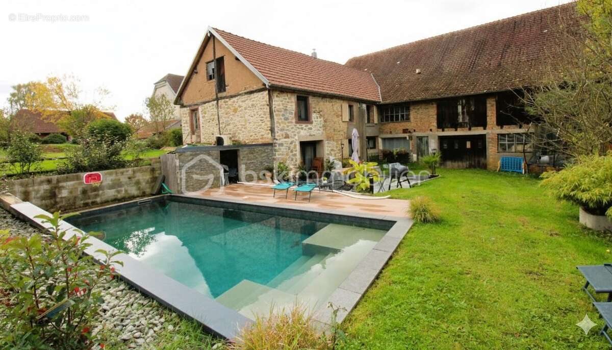 Maison à MENONCOURT