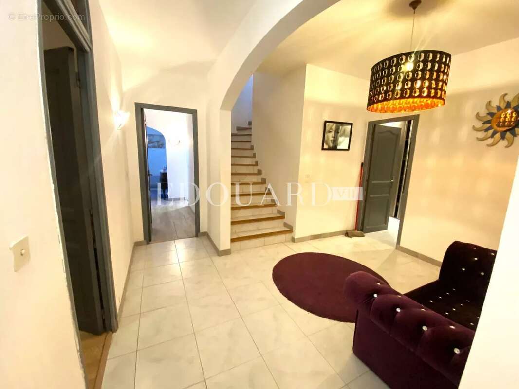 Villa provençale de 350 m² divisée en plusieurs appartements, idéale résidence principale ou investissement locatif - photo 19