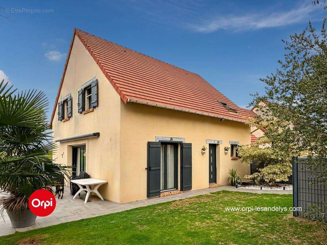 Maison à COURCELLES-SUR-SEINE