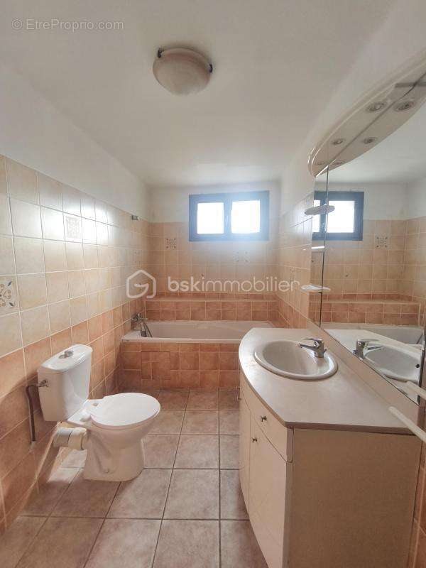 Maison de village T4 de  145 m² dont 65 m² de combles aménageables - photo 11