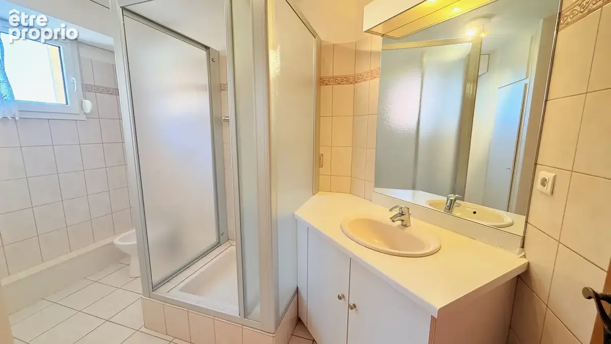 Appartement T3 de 91,62 m2 - Vue exceptionnelle - 2 chambres - Cave - Parking sous-sol - centre ville à pied - photo 7