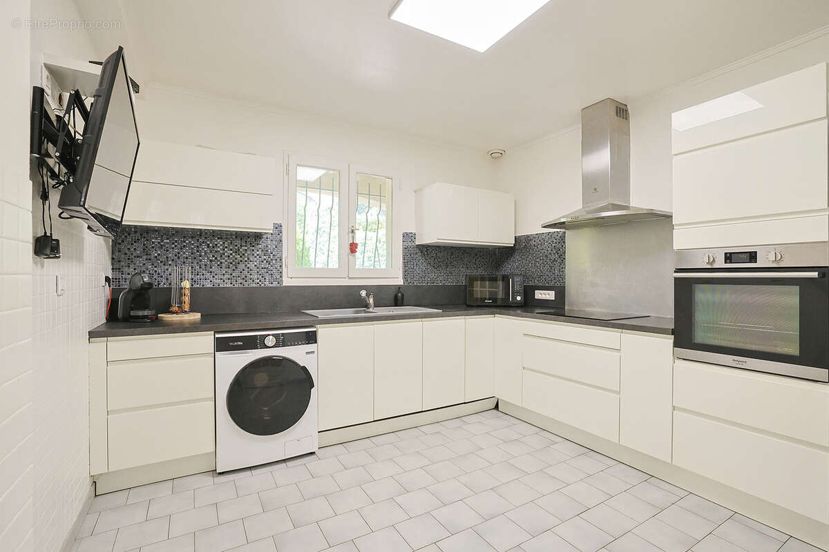 Maison à LA VALETTE-DU-VAR