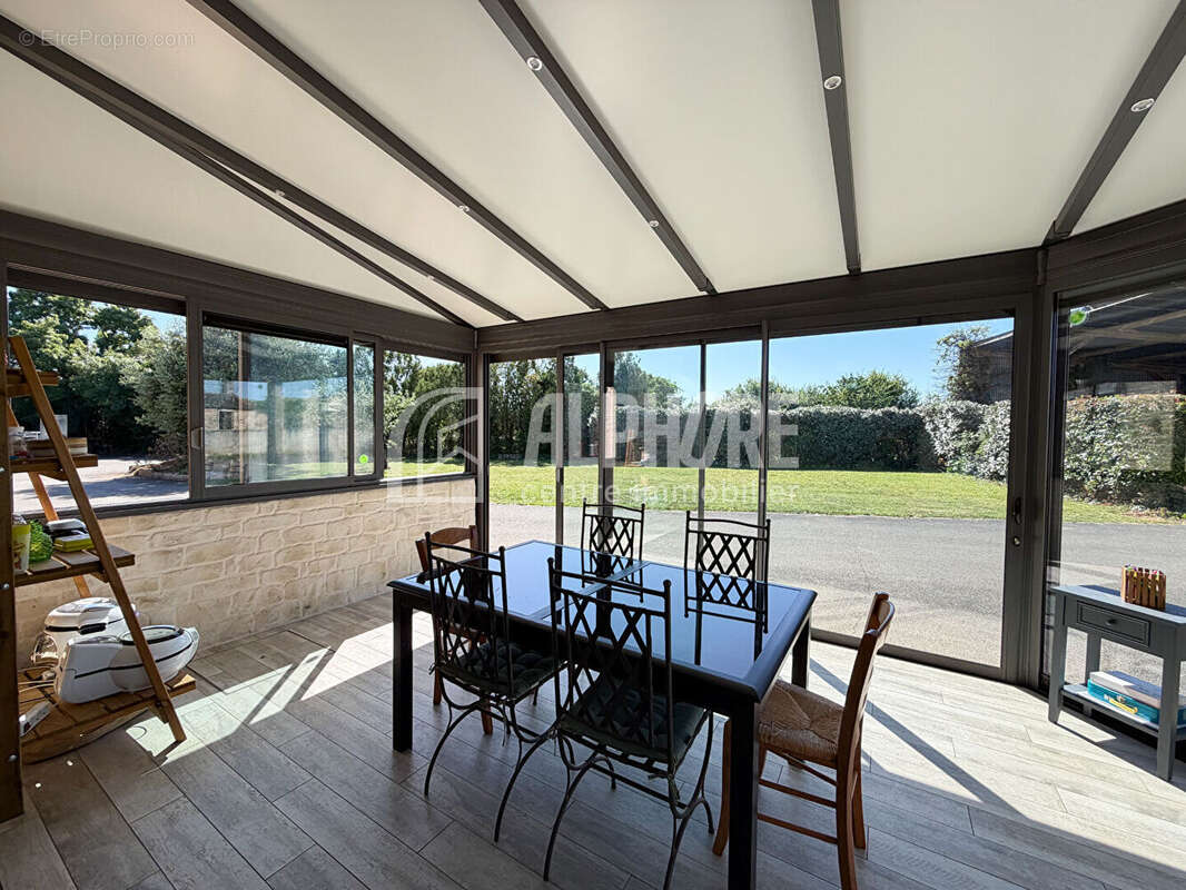 Maison familiale de 8 pièces à vendre à Sainte Gemme la Plaine - Réf. MIDE2265 - photo 3