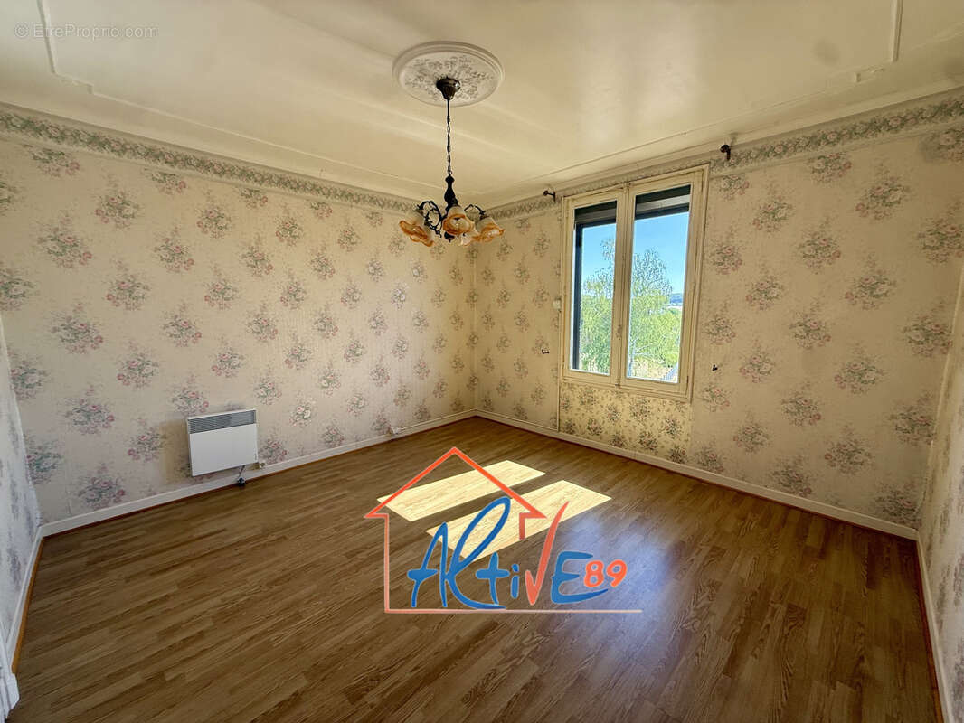 Maison des années 30 à Gurgy de 180m2 - photo 13