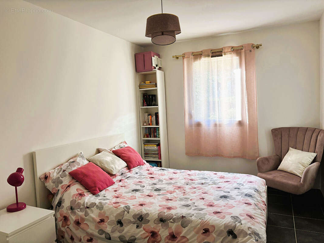 Appartement à PEYNIER