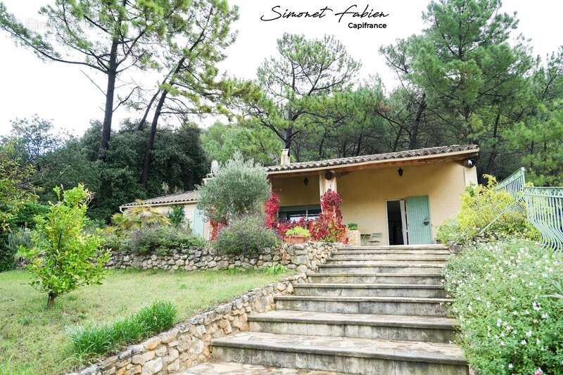 Maison à SAINT-RESTITUT