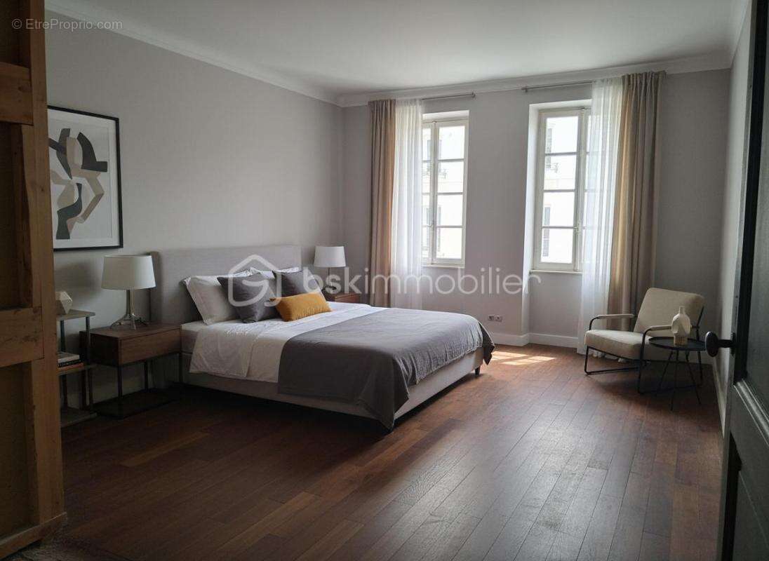 Maison de ville de 180 m² à rénover entièrement – Fort potentiel – Sous-sol et combles aménagés - photo 11