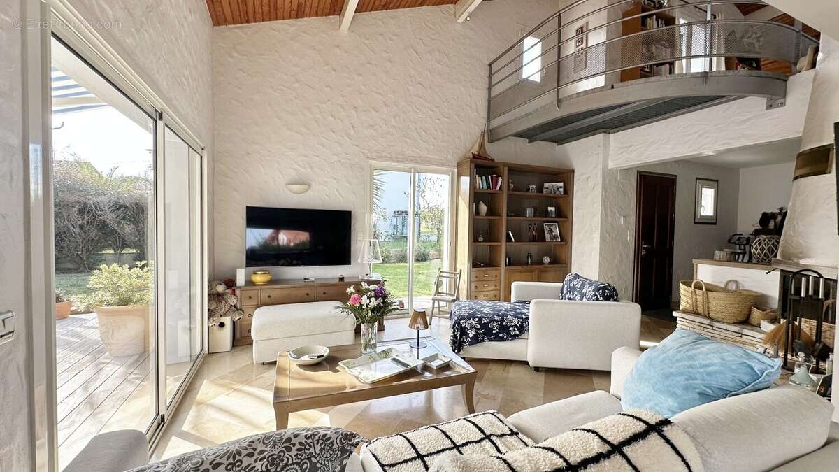 Maison landaise de type t6 de 177 m2 avec piscine - photo 8
