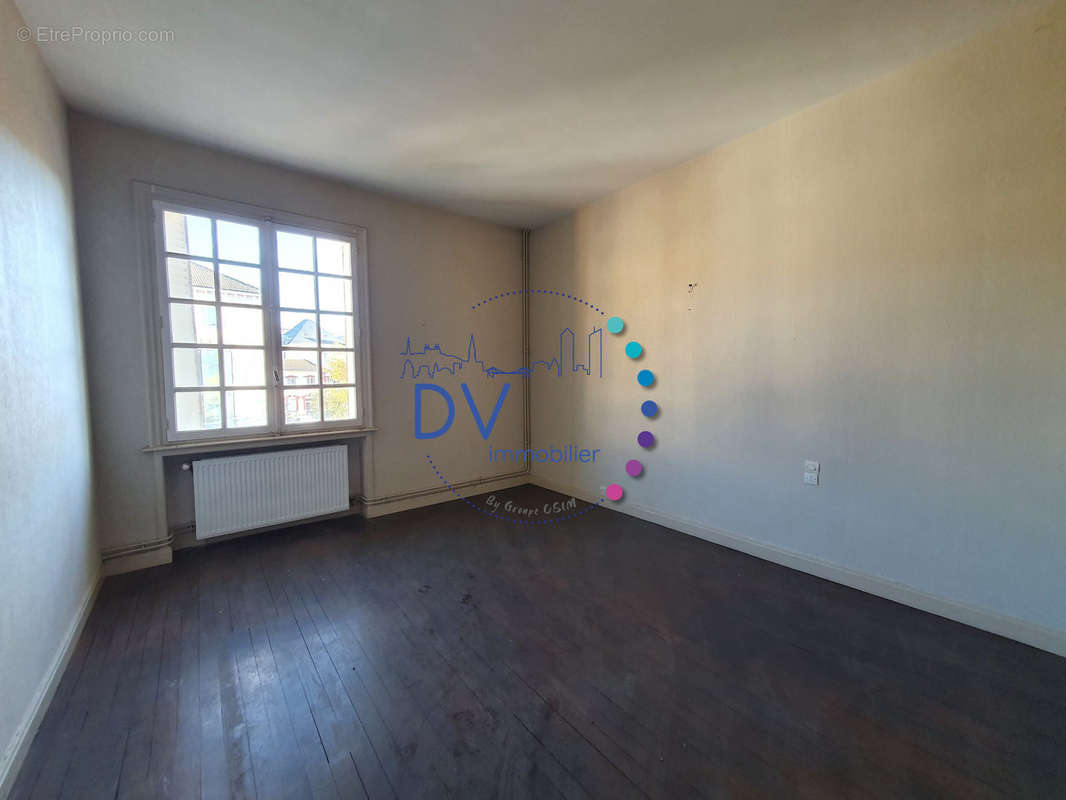 Appartement à AMPLEPUIS