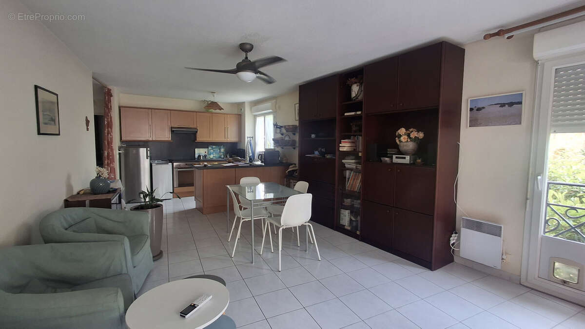Exclusivité   T3 traversant avec terrasse plein Sud, parking privatif et garage en option   Saint-Cyr-sur-Mer - photo 2