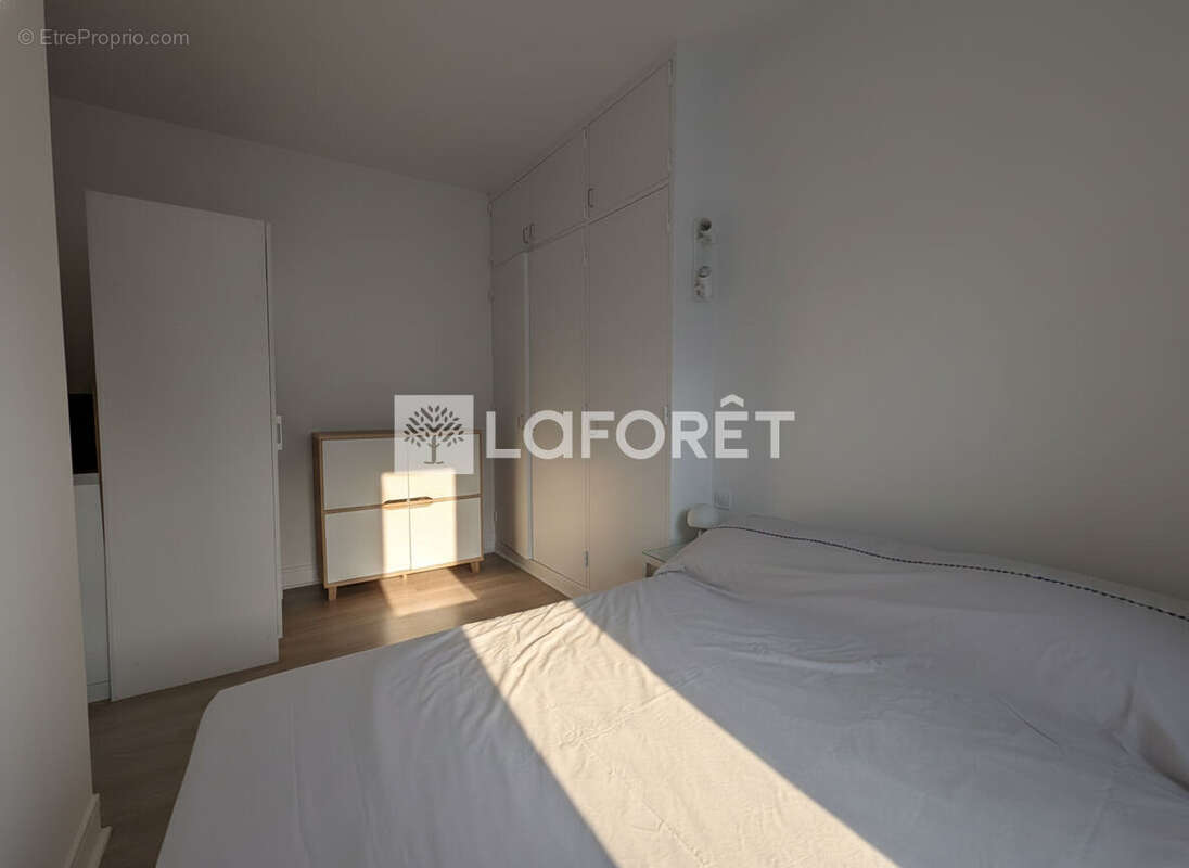Appartement à PARIS-14E