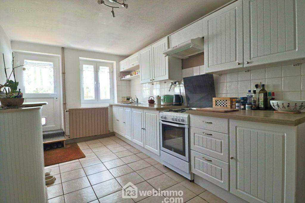 Attenante, la cuisine de 12 m2, - Maison à CIVRAY