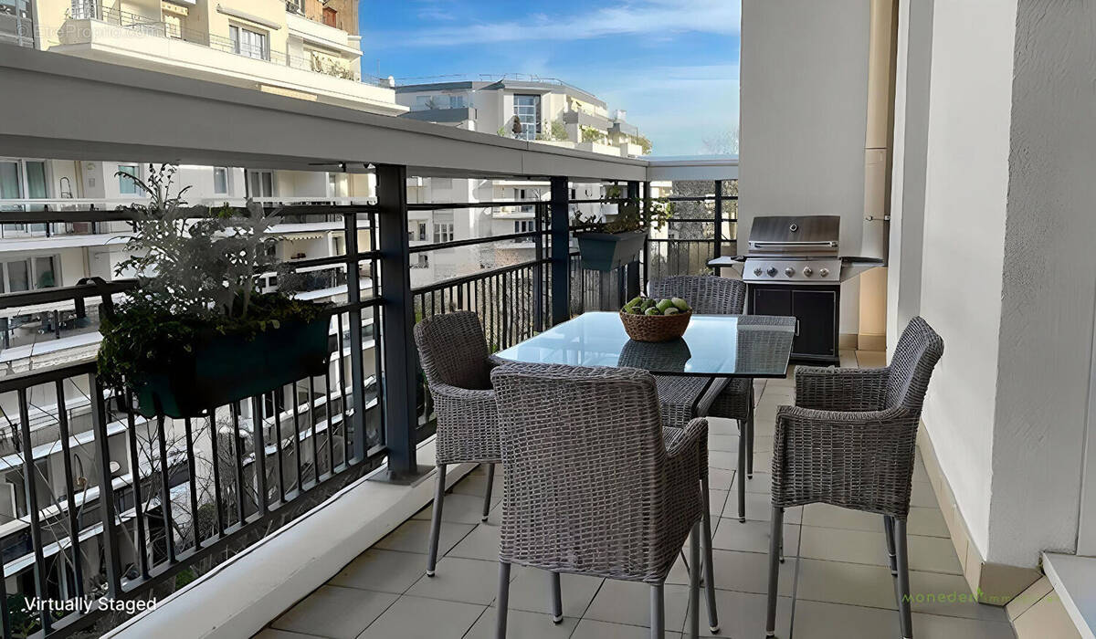 Appartement à COURBEVOIE