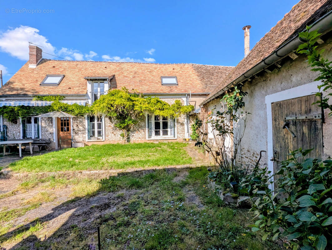 Maison à ORVILLIERS