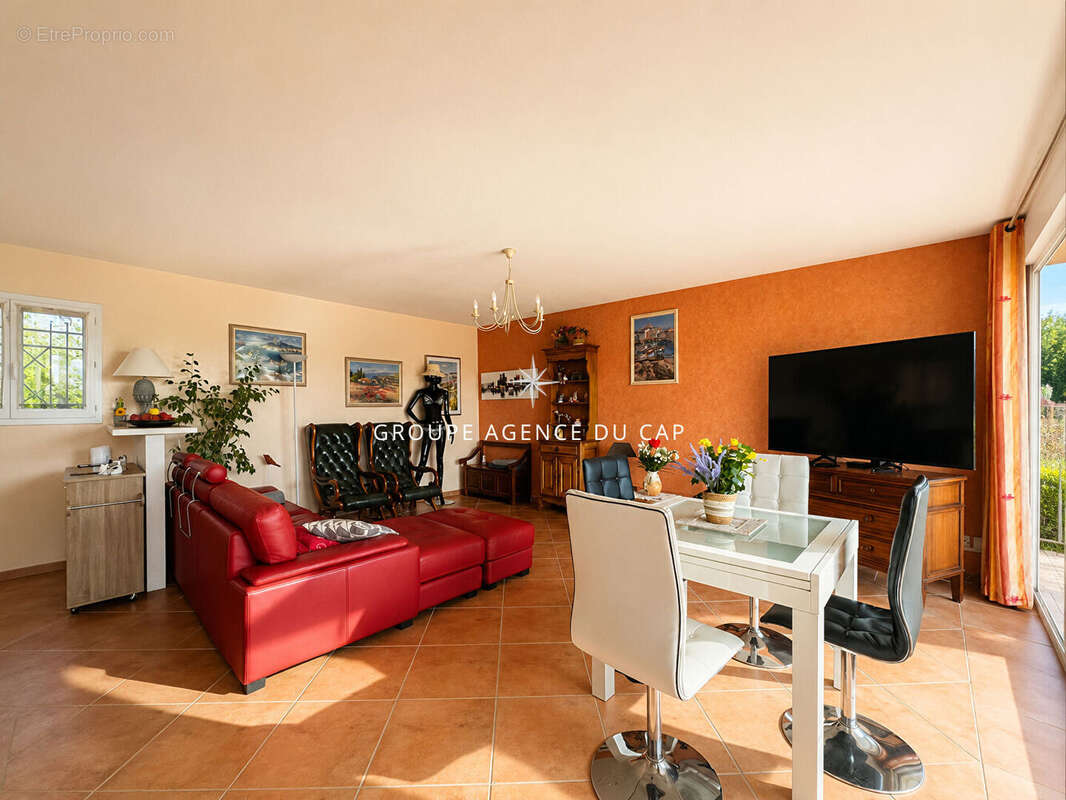 Appartement a vendre 3 pieces avec garage sur sainte maxime proche des commodites et du centre ville - photo 5