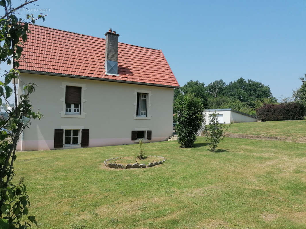 Maison à AILLEVILLERS-ET-LYAUMONT