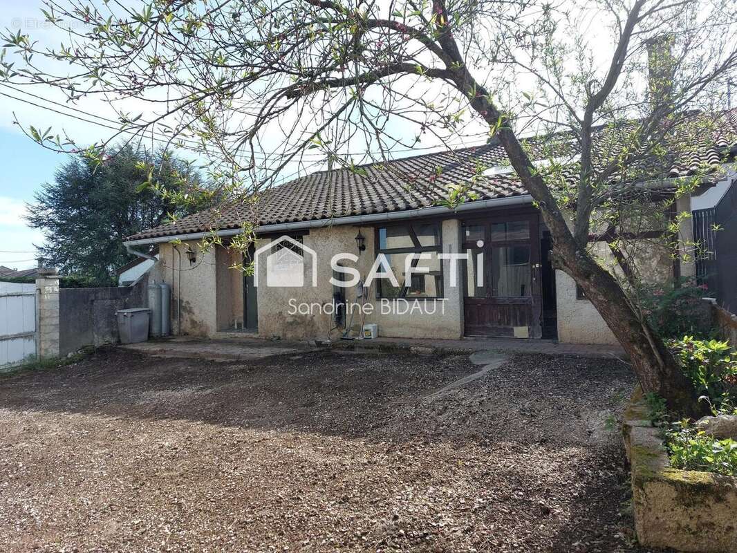 Maison 126 m² à Saint-Trivier-De-Courtes  - photo 9