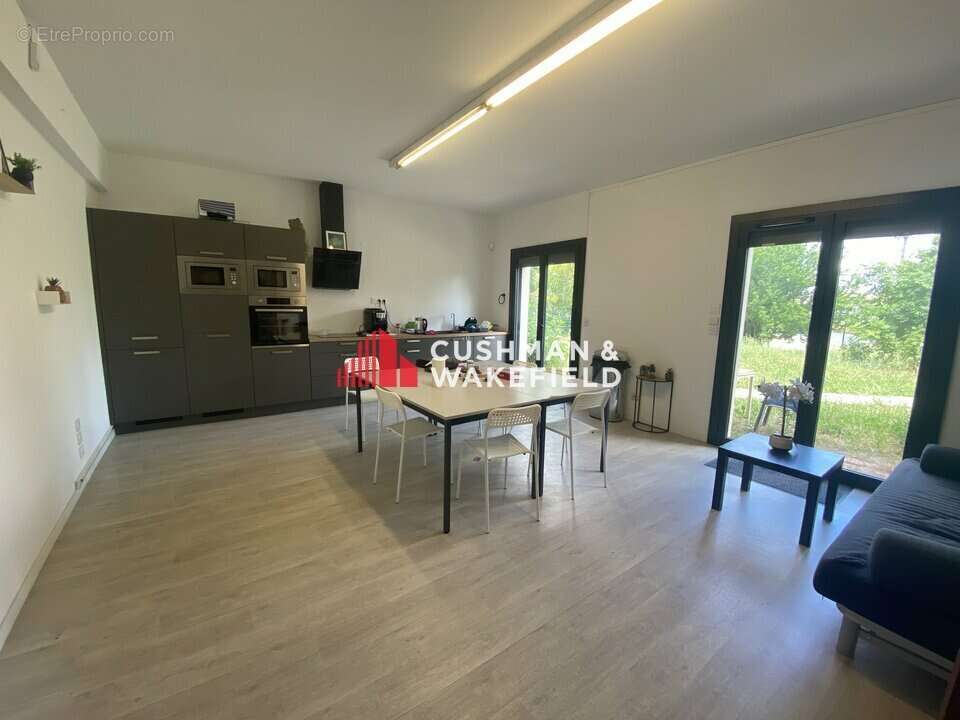 742 m² à Portet-Sur-Garonne  - photo 3