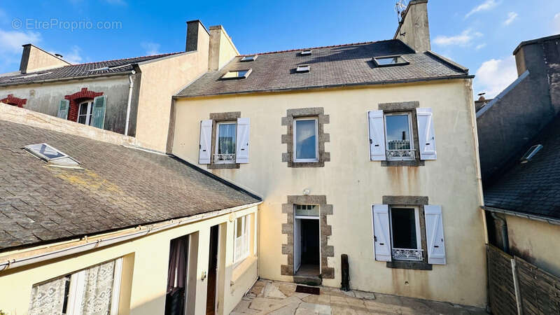 Maison à CAMARET-SUR-MER