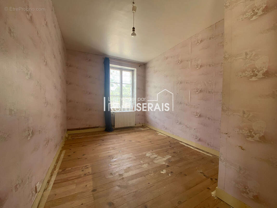 Maison à rénover avec dépendances et combles exploitables près de Potigny - photo 5