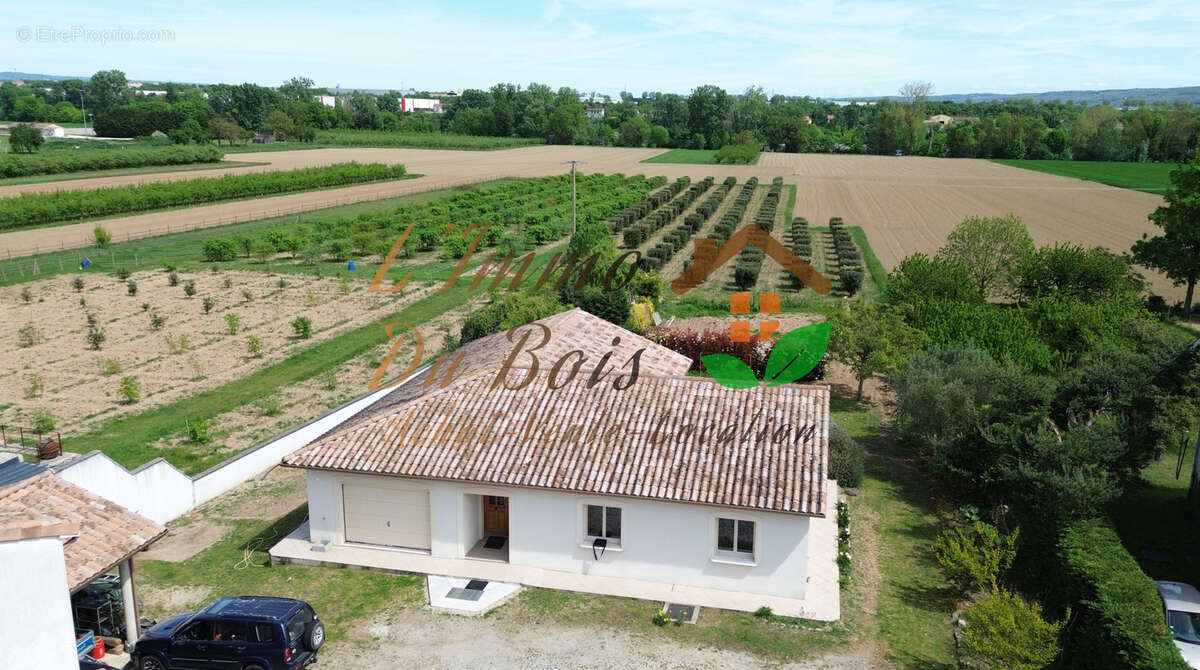 Maison à CHAMPAGNE