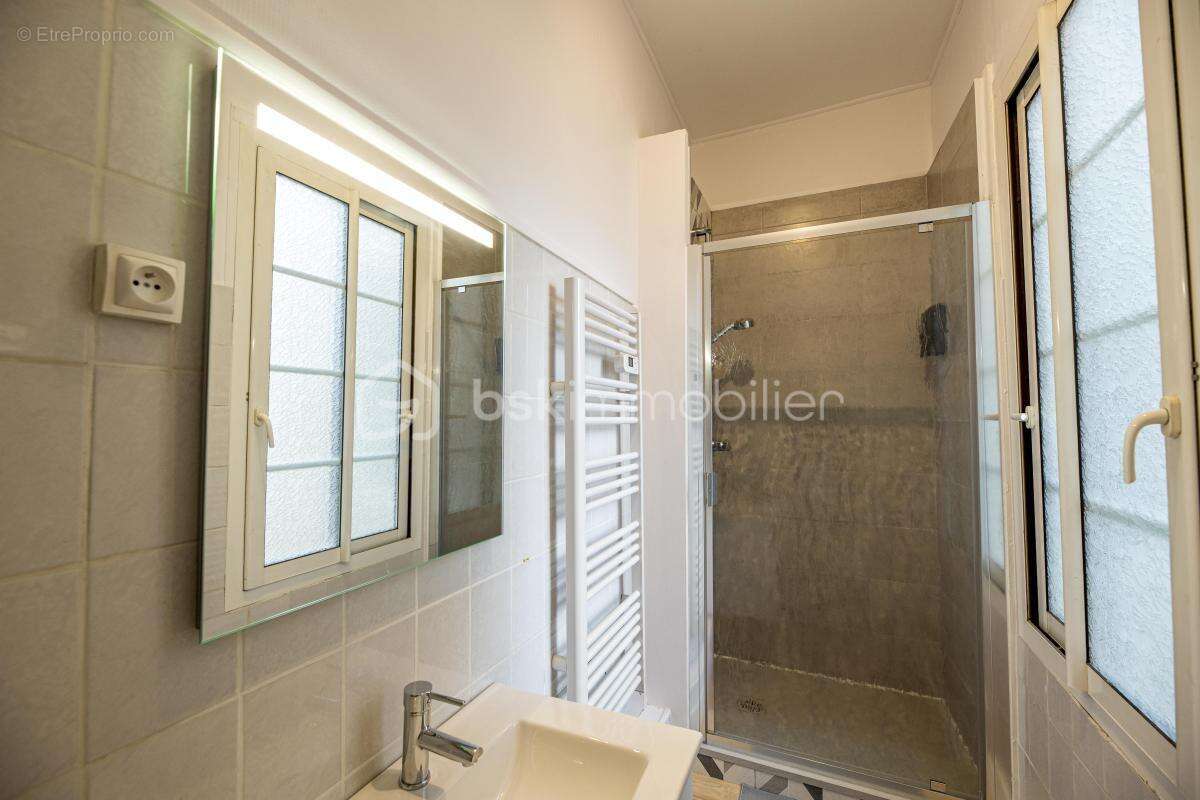  à vendre – t2 meublé de standing – centre-ville  - photo 7