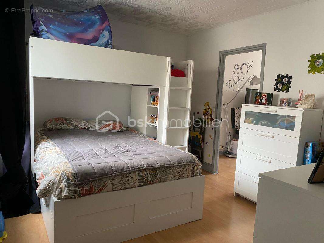 Appartement à CORBEIL-ESSONNES