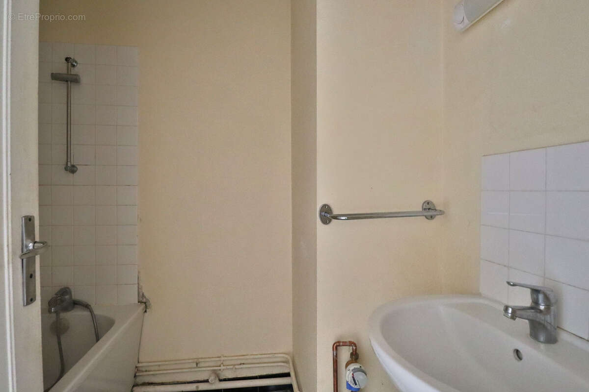 Troyes - appartement t4 avec balcon, cave et parking - photo 6