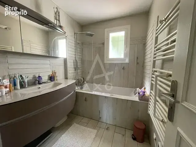 Villa 160m² habitables 4 chambres 2 bureaux 2 garages piscine sur 3000m² de terrain - photo 6