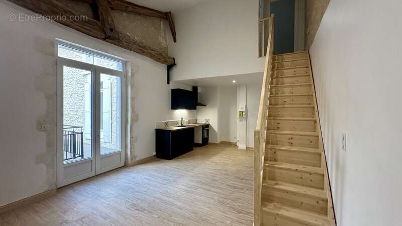 Appartement à BARBEZIEUX-SAINT-HILAIRE