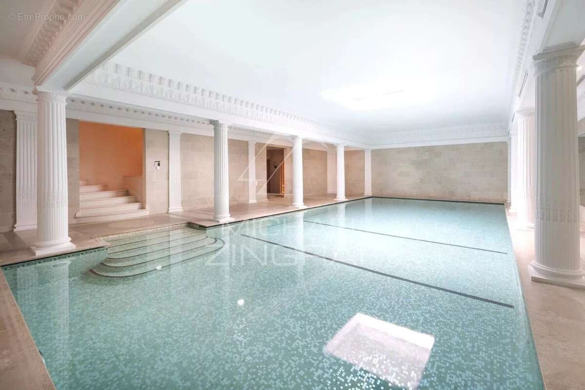 Maison à NEUILLY-SUR-SEINE