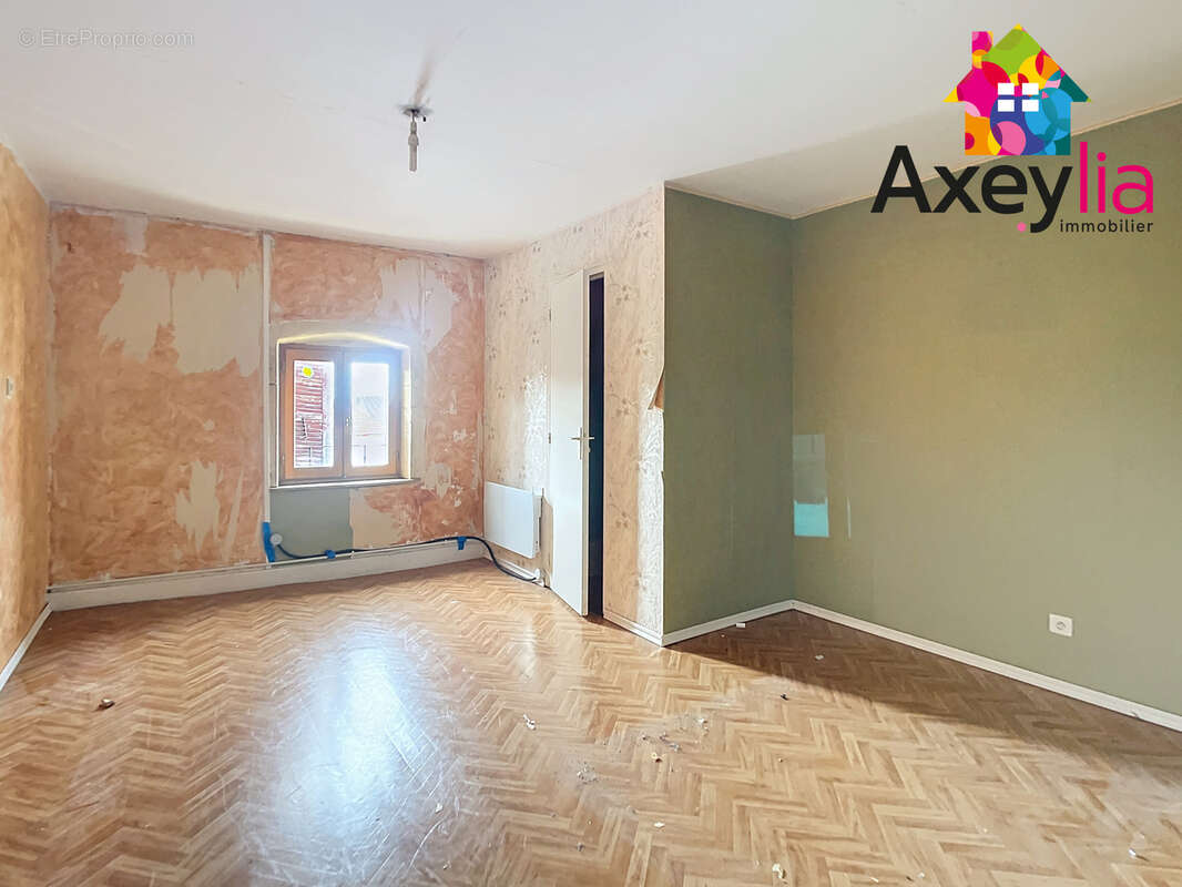 A vendre - cuinzier - logement t3 à rénover de 70m2 - photo 3