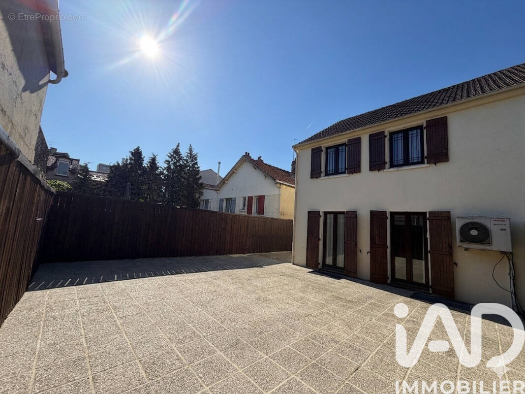 Photo 1 - Maison à AUBERVILLIERS