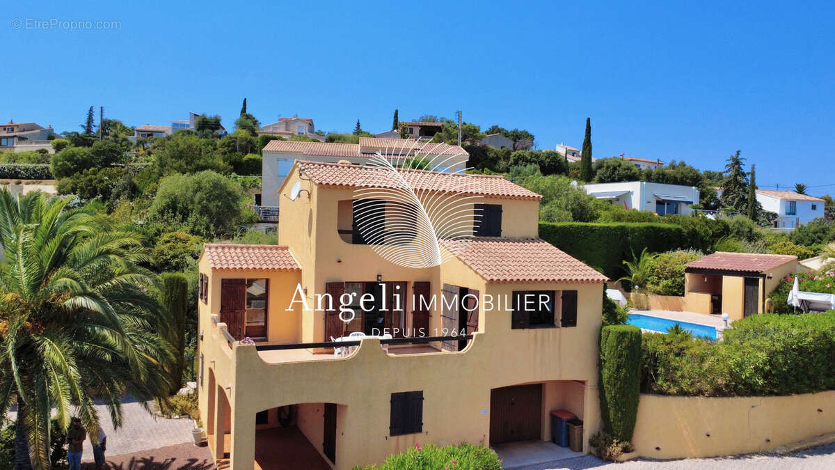 Maison à FREJUS