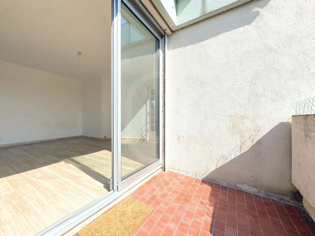 MONTPELLIER - HOPITAUX FACULTÉS - Beau Studio de 31 m² en dernier étage - photo 3