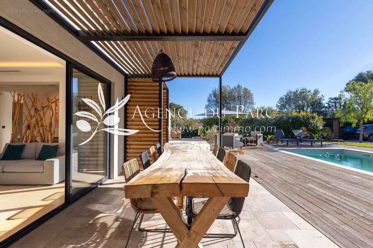 Maison à MOUGINS