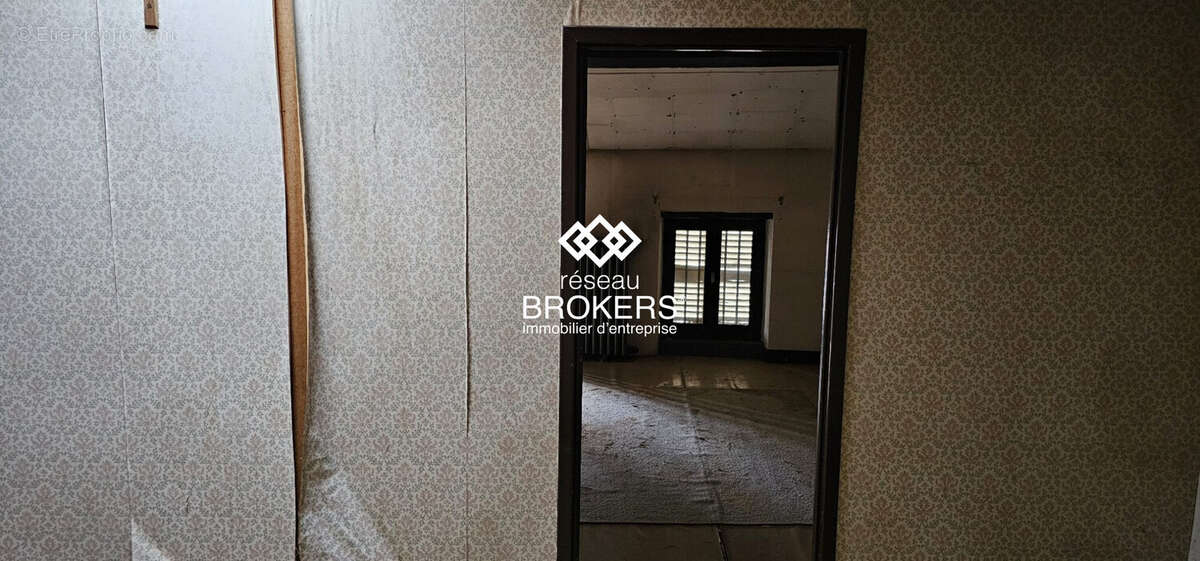 Appartement à LES MARTRES-DE-VEYRE