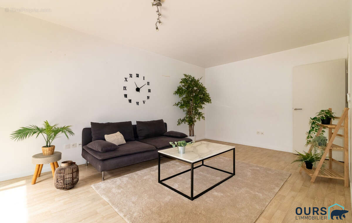 Appartement 69 m² à Saint-Denis  - photo 2