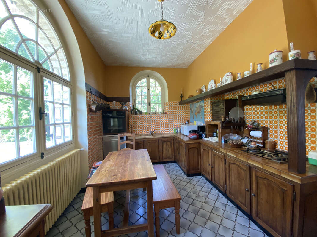 Maison à ROULLET-SAINT-ESTEPHE